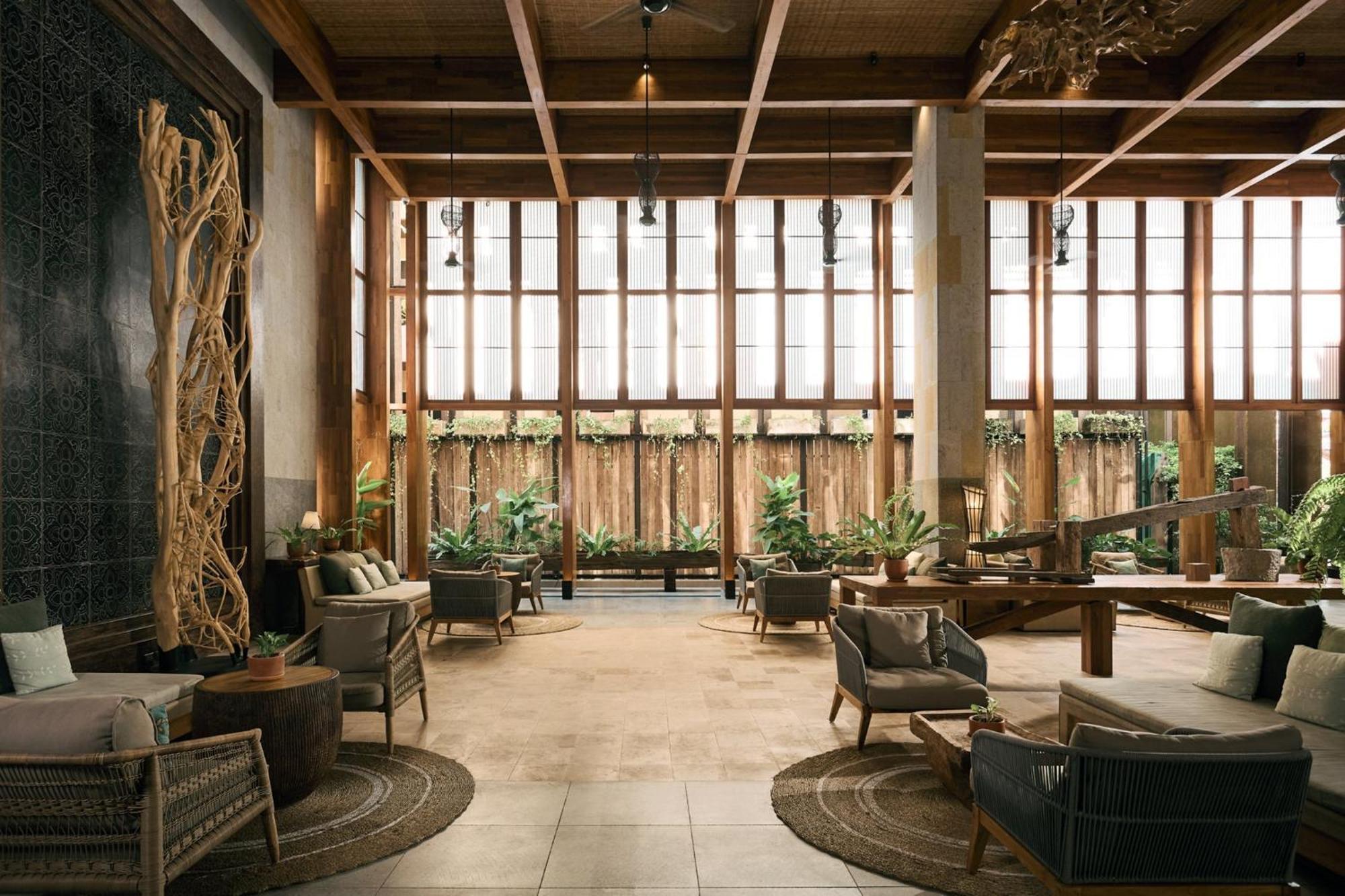 Dinso Resort & Villas Phuket, Vignette Collection By Ihg Patong Экстерьер фото The lobby of the hotel