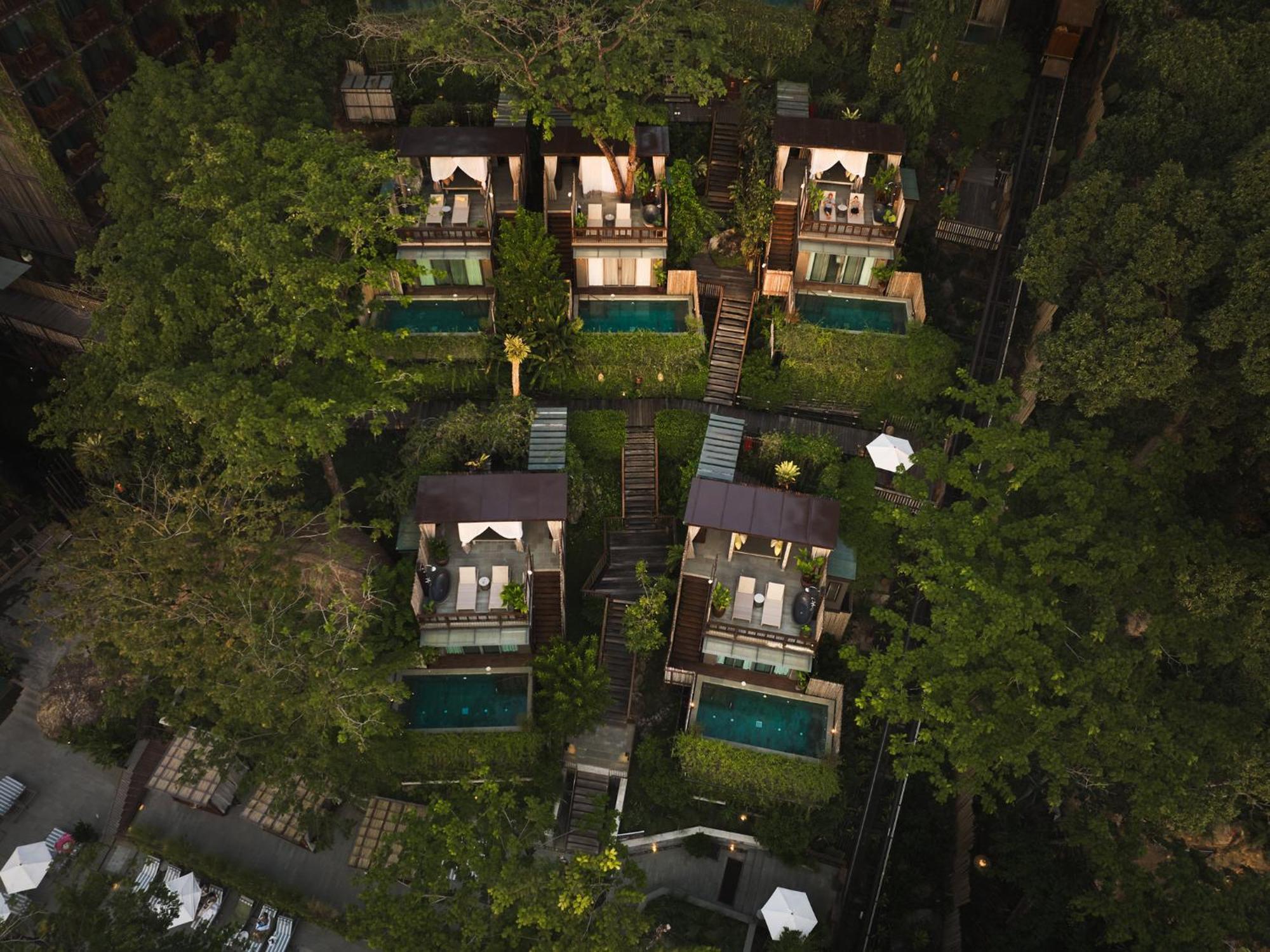Dinso Resort & Villas Phuket, Vignette Collection By Ihg Patong Экстерьер фото Aerial view of the resort