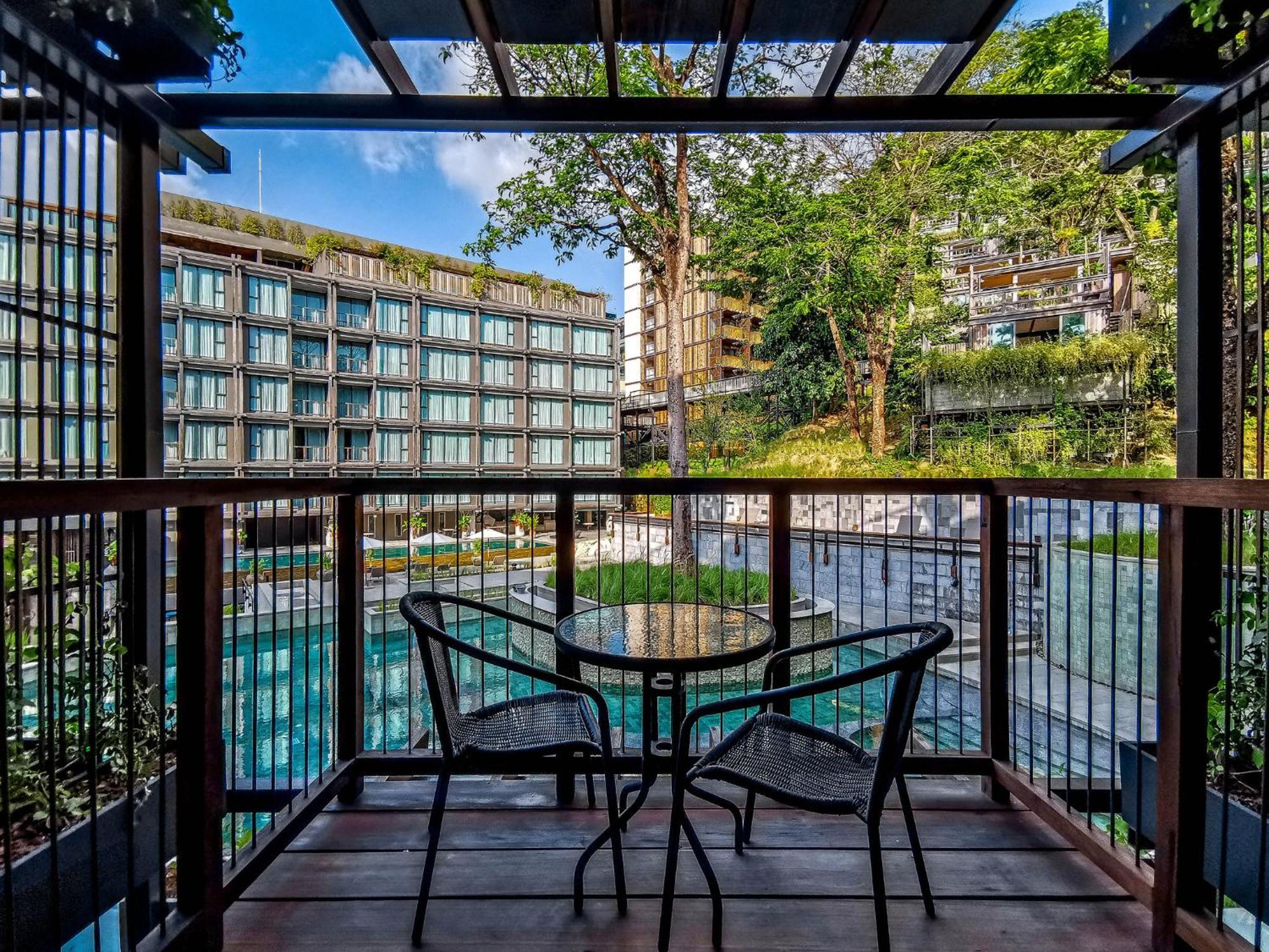 Dinso Resort & Villas Phuket, Vignette Collection By Ihg Patong Экстерьер фото