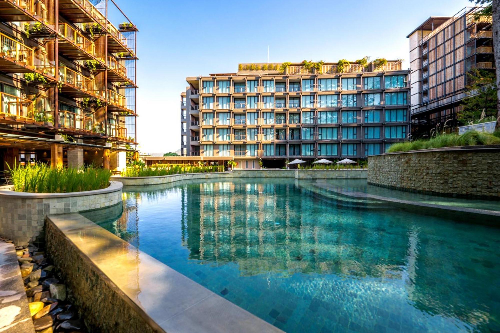 Dinso Resort & Villas Phuket, Vignette Collection By Ihg Patong Экстерьер фото