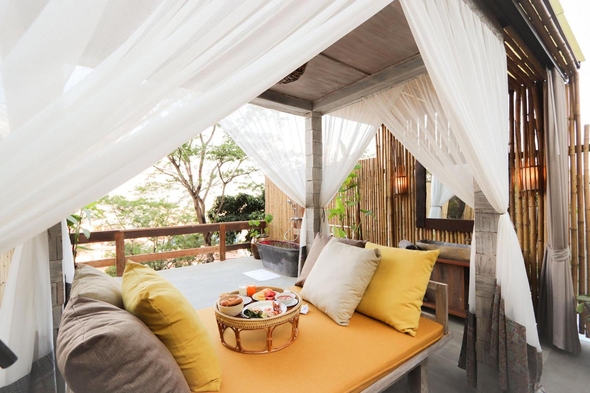 Dinso Resort & Villas Phuket, Vignette Collection By Ihg Patong Экстерьер фото